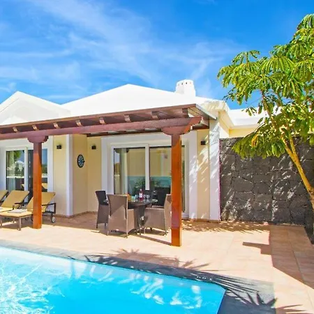 Villa Playa Blanca Sleeps 8 Pool Air Con Wifi